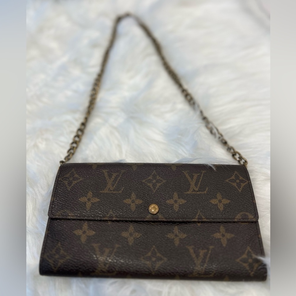 Louis Vuitton Monogram Wallet – Iconic Vintage Style + Bonus Chain